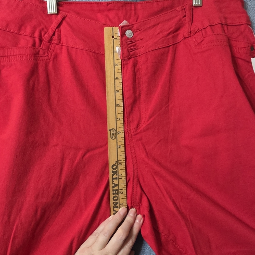 New- it's Fashion Women's 22W Pants Crop Red Figure Flattering Stretch Plus Size - Picture 6 of 9